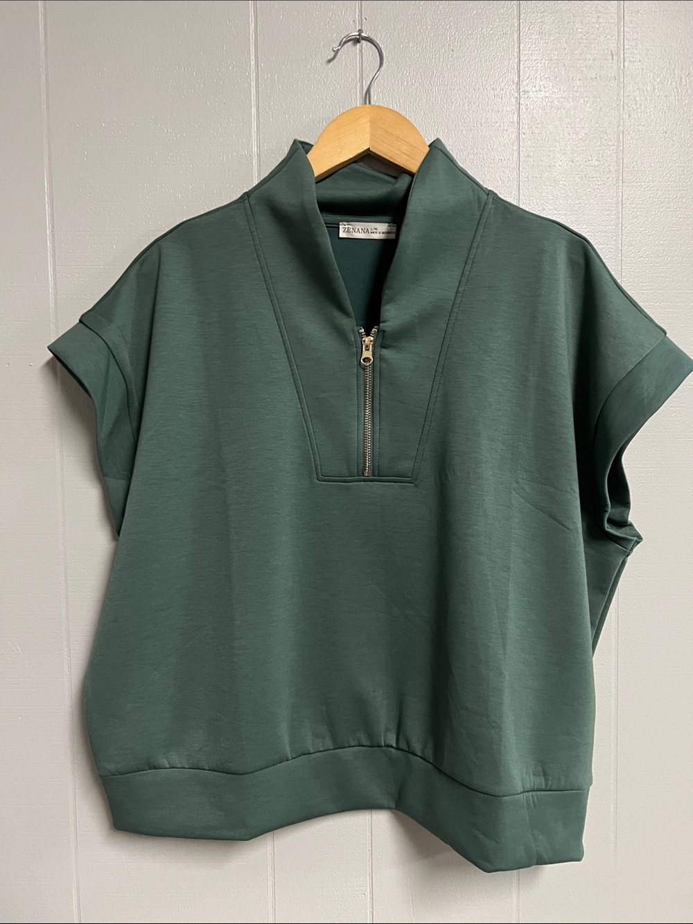 NWOT Zenana Top L/XL